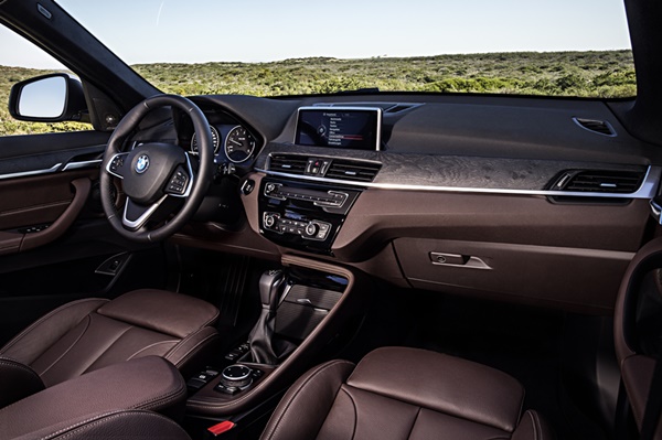 BMW X1 2015-0806-3