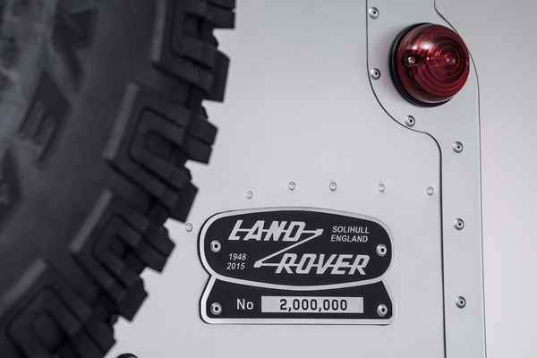 Land Rover Defender 2 millones 